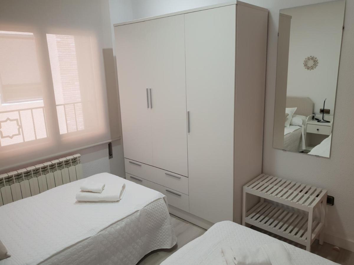 Portal De Valencia Apartment Teruel Bagian luar foto