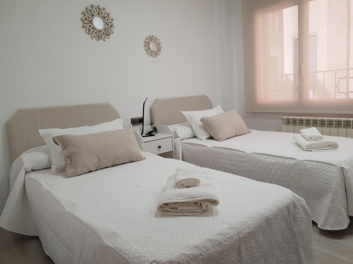 Portal De Valencia Apartment Teruel Bagian luar foto